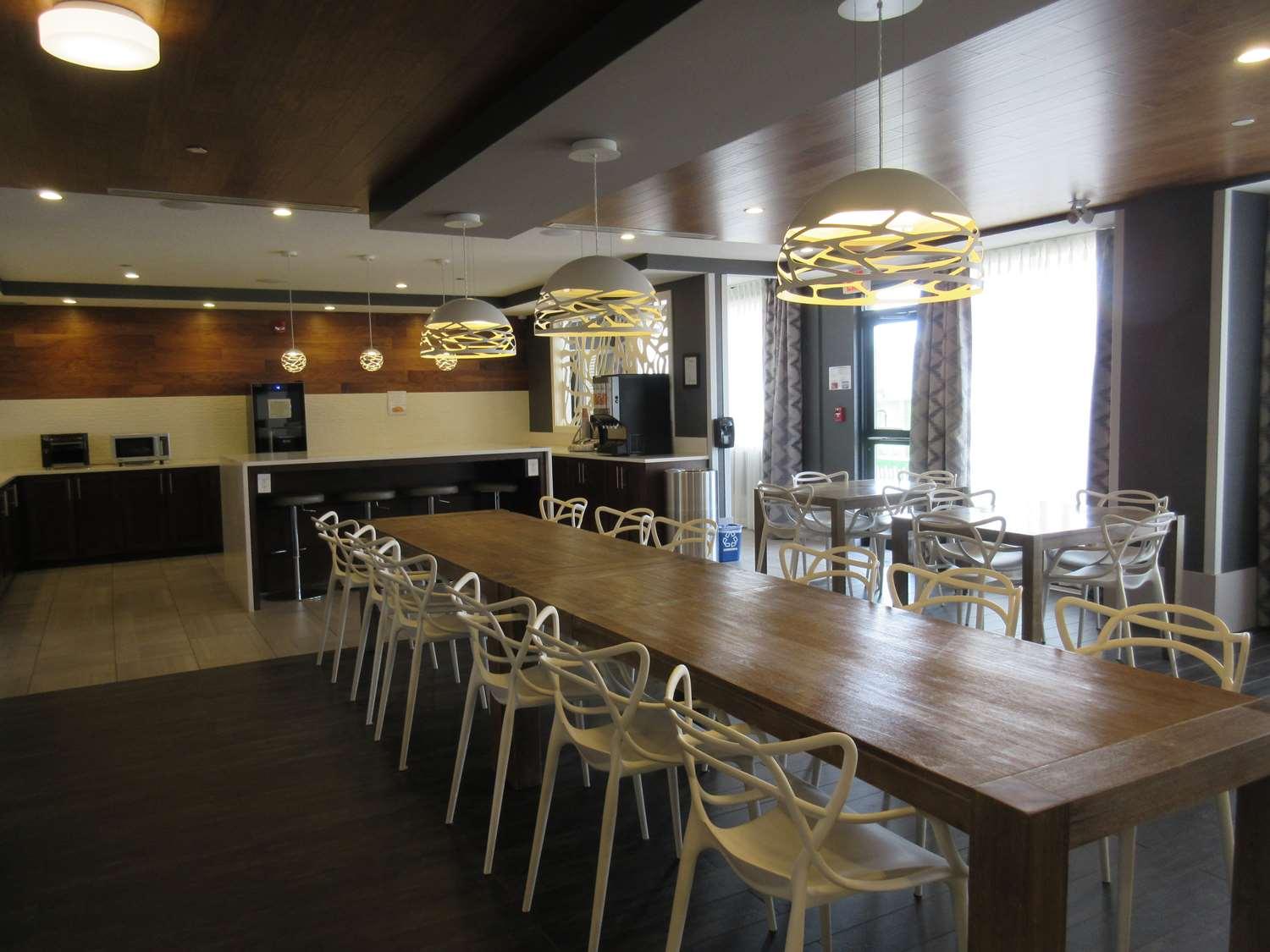 Best Western Plus Airdrie Gateway Exterior foto